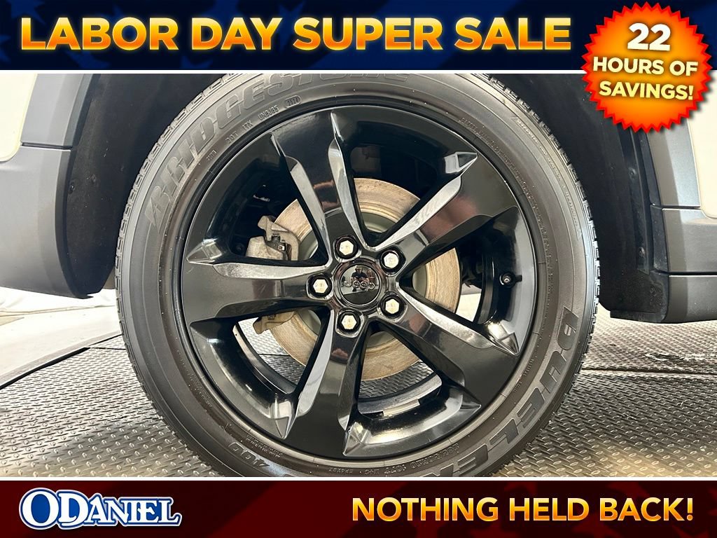 Used 2024 Jeep Grand Cherokee L Altitude AWD/4WD image 8