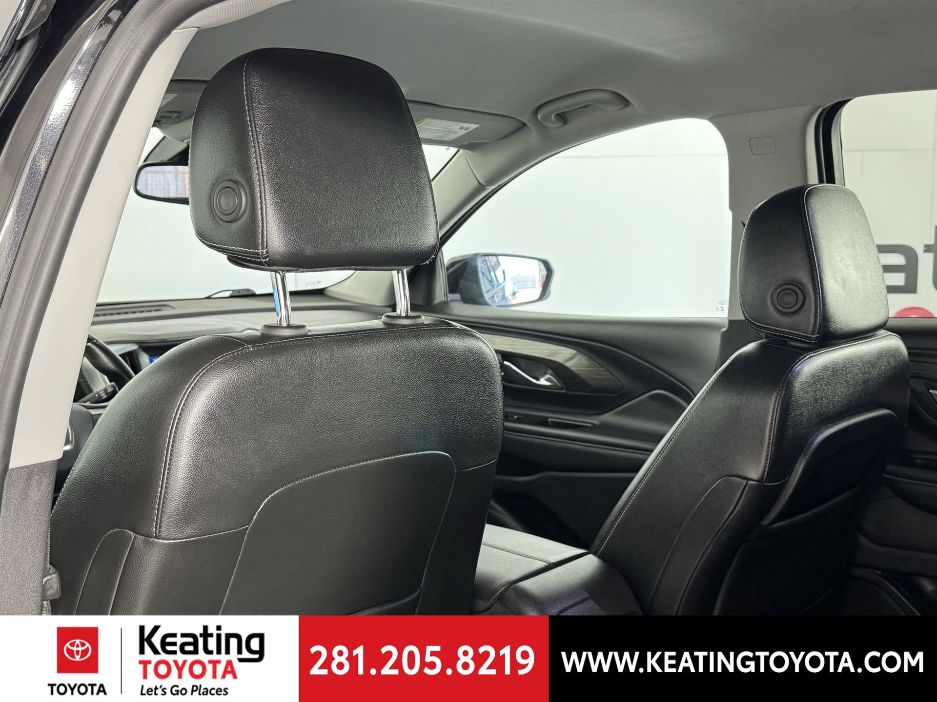 Used 2024 GMC Terrain SLT image 15