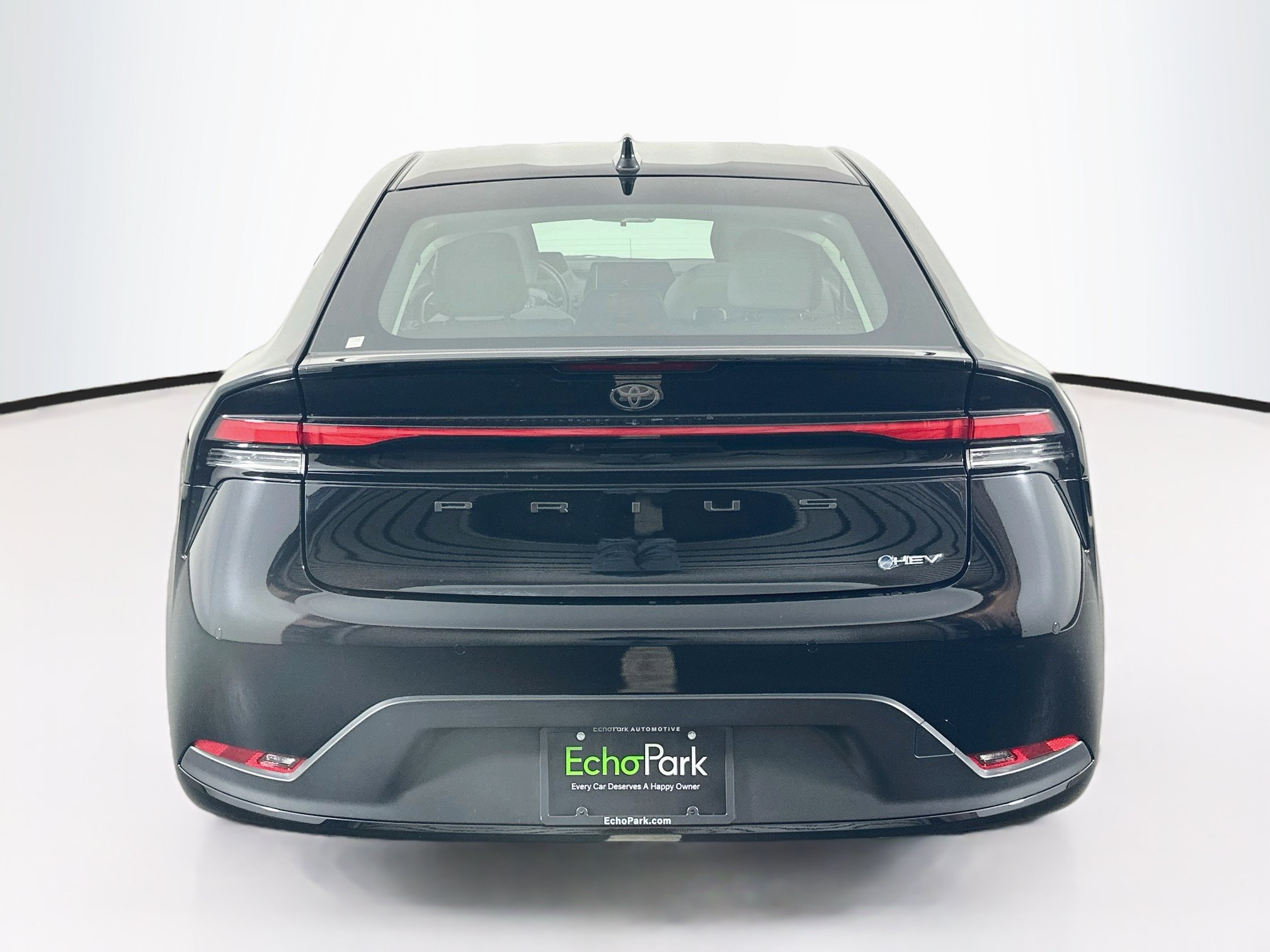 Used 2025 Toyota Prius LE FWD image 7
