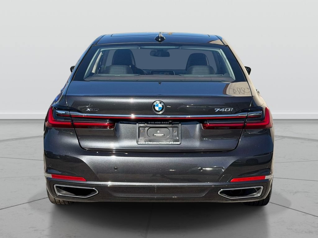 Used 2022 BMW 740i xDrive AWD/4WD image 8
