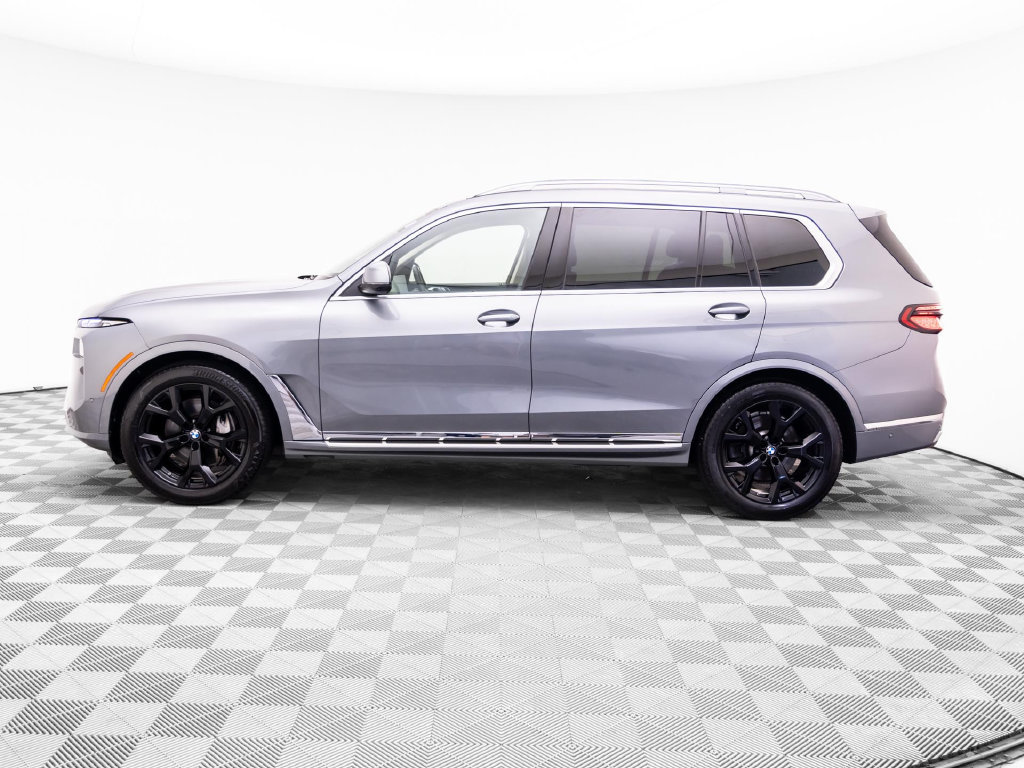 Used 2024 BMW X7 xDrive40i AWD/4WD image 2