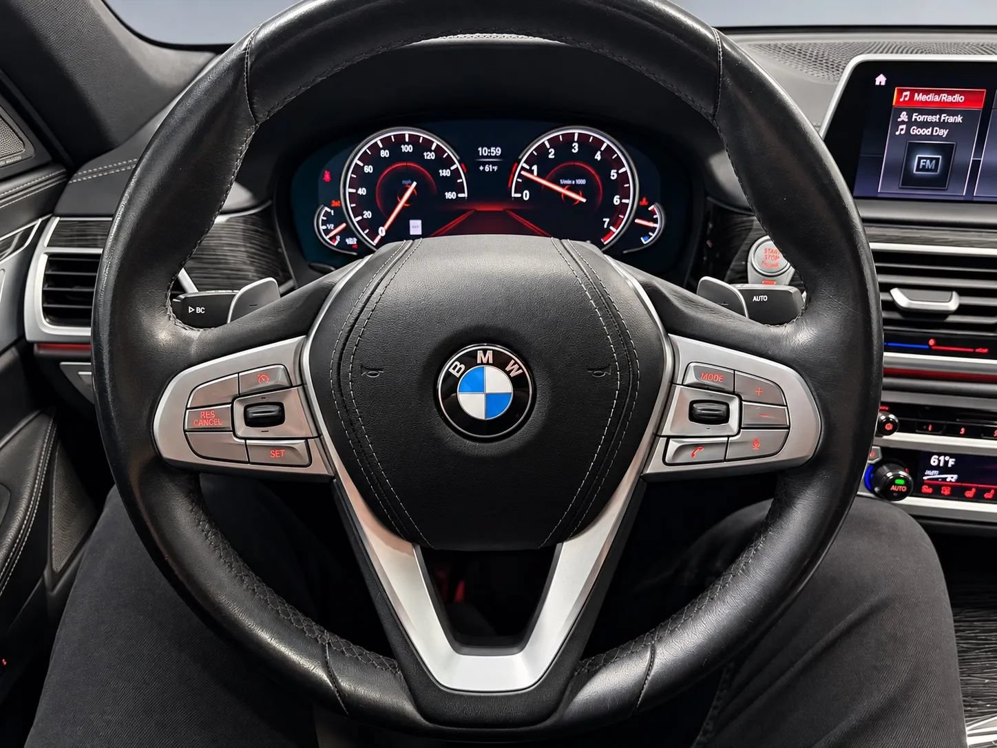 Used 2019 BMW 740i w/ Executive Package RWD image 32