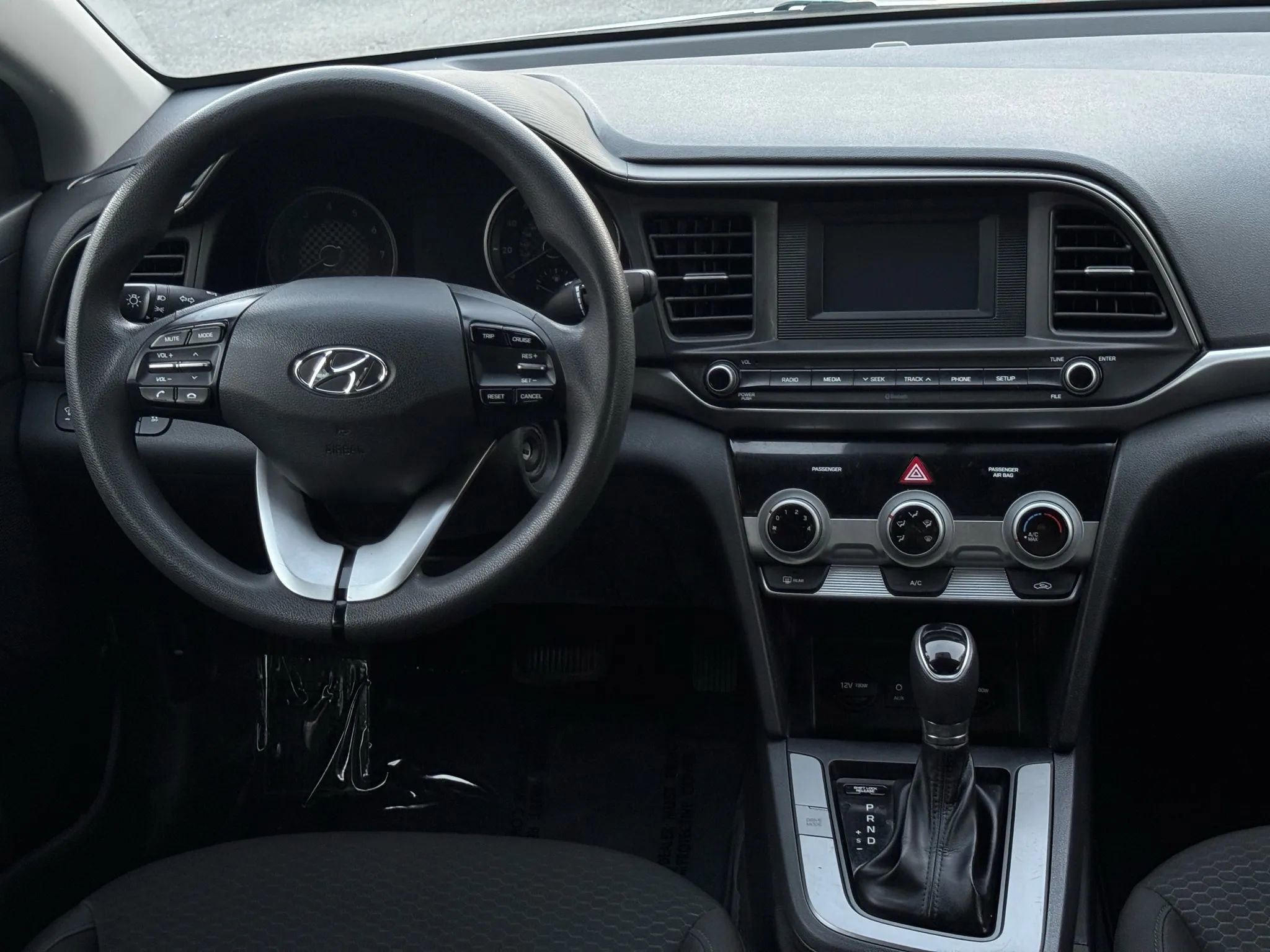Used 2019 Hyundai Elantra SE image 25