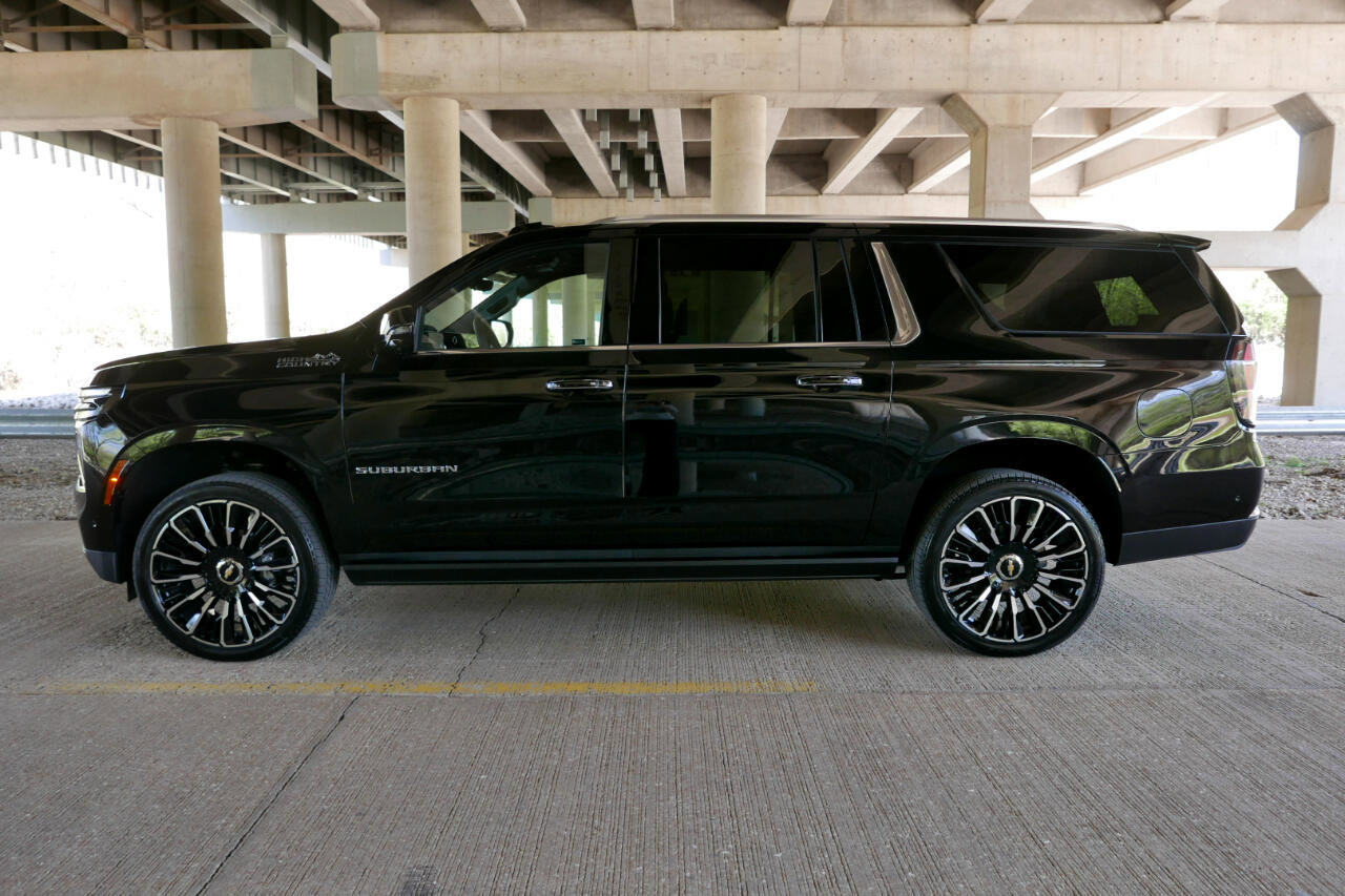 Used 2025 Chevrolet Suburban High Country image 47