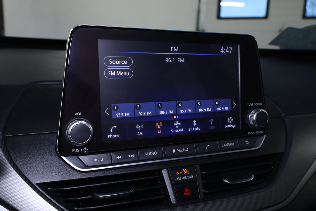 Used 2024 Nissan Altima 2.5 SR FWD image 27