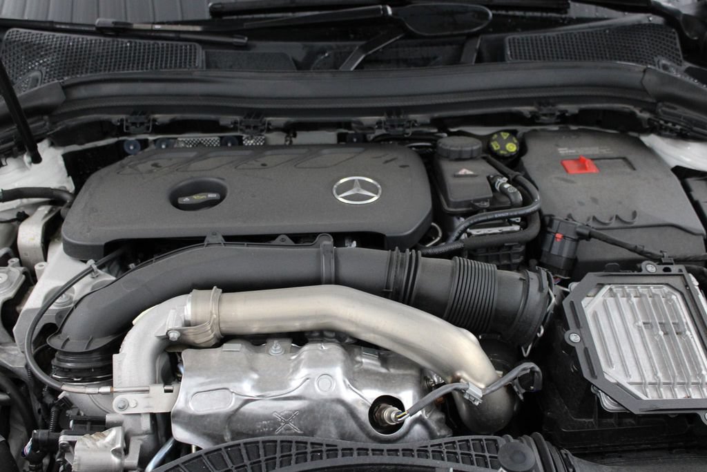 Used 2025 Mercedes-Benz GLA 250 4MATIC image 42