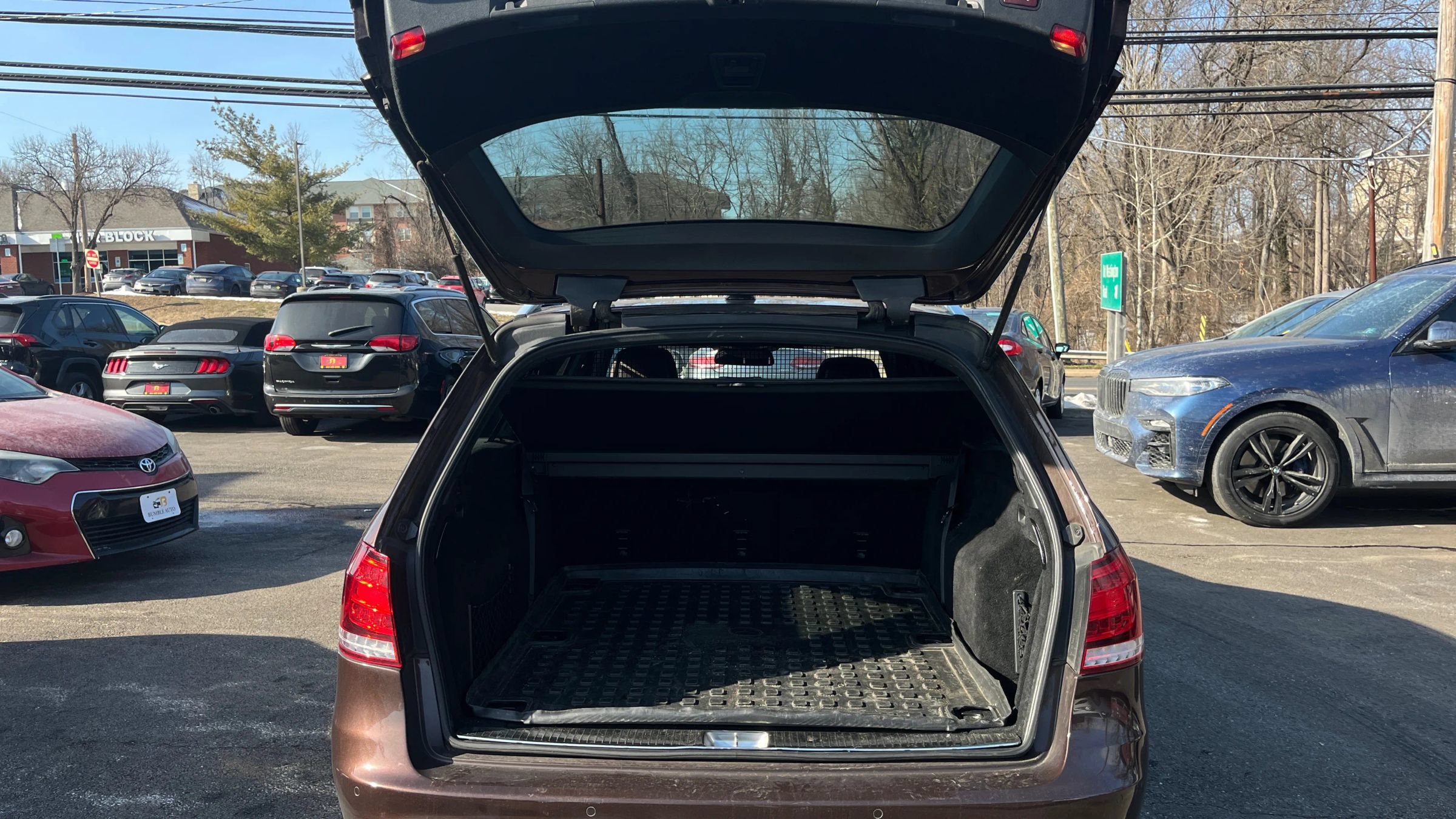 Used 2014 Mercedes-Benz E 350 4MATIC Wagon image 12