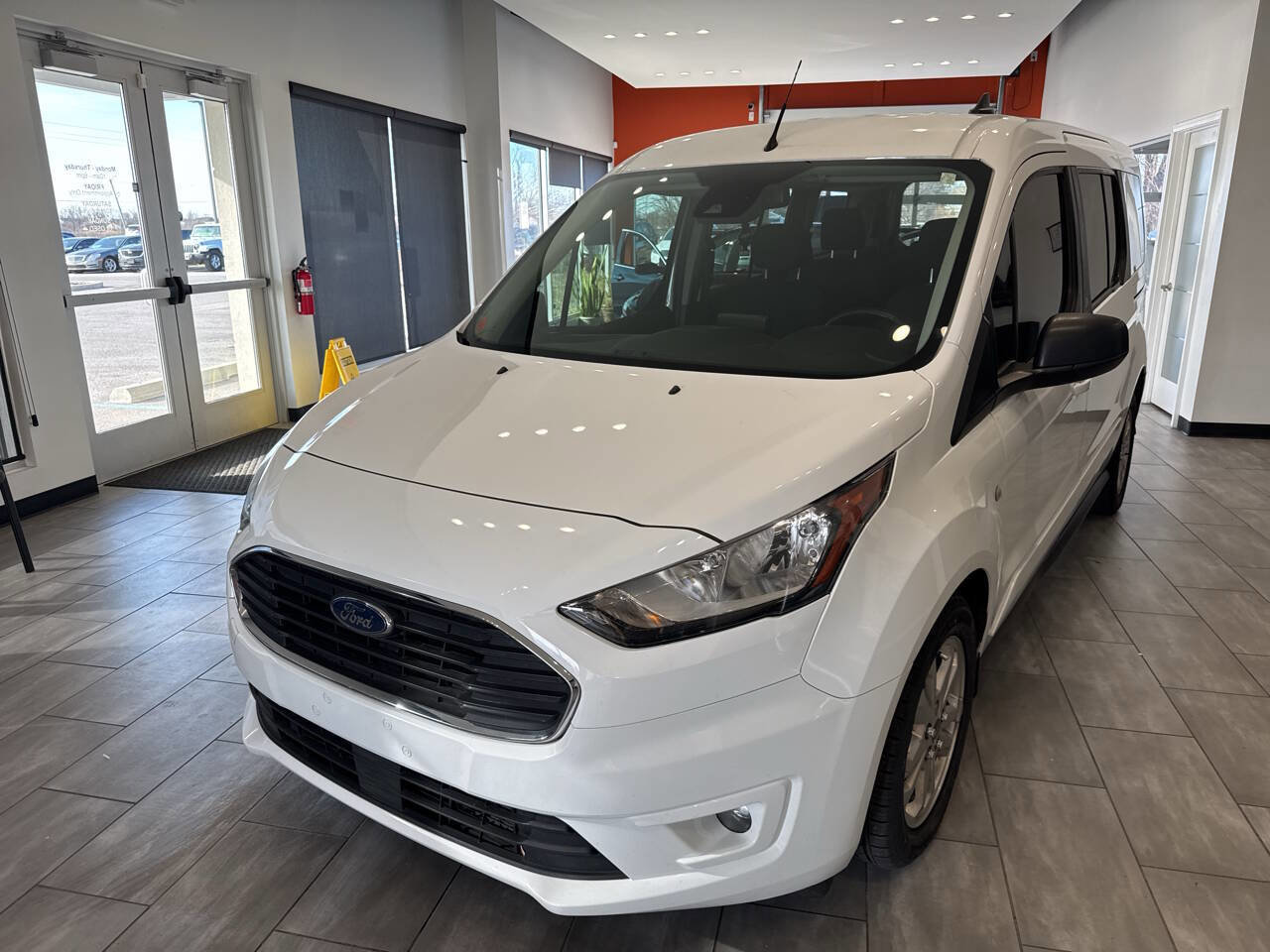 Used 2022 Ford Transit Connect XLT FWD image 7