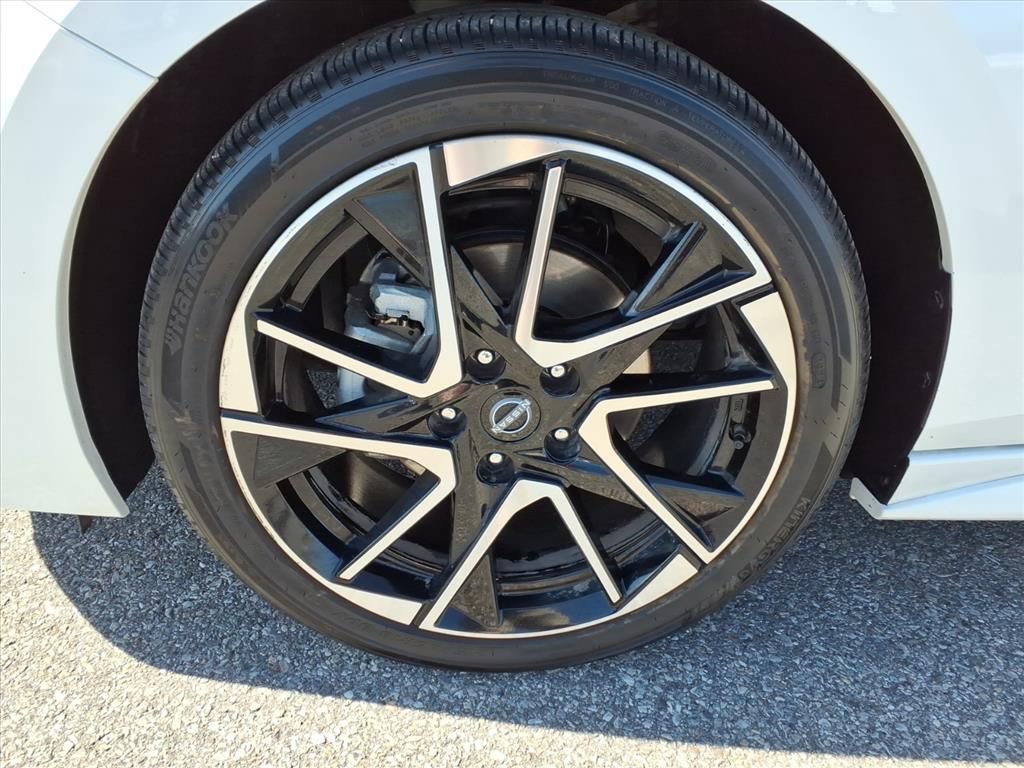 Used 2024 Nissan Sentra SR w/ SR Premium Package image 11