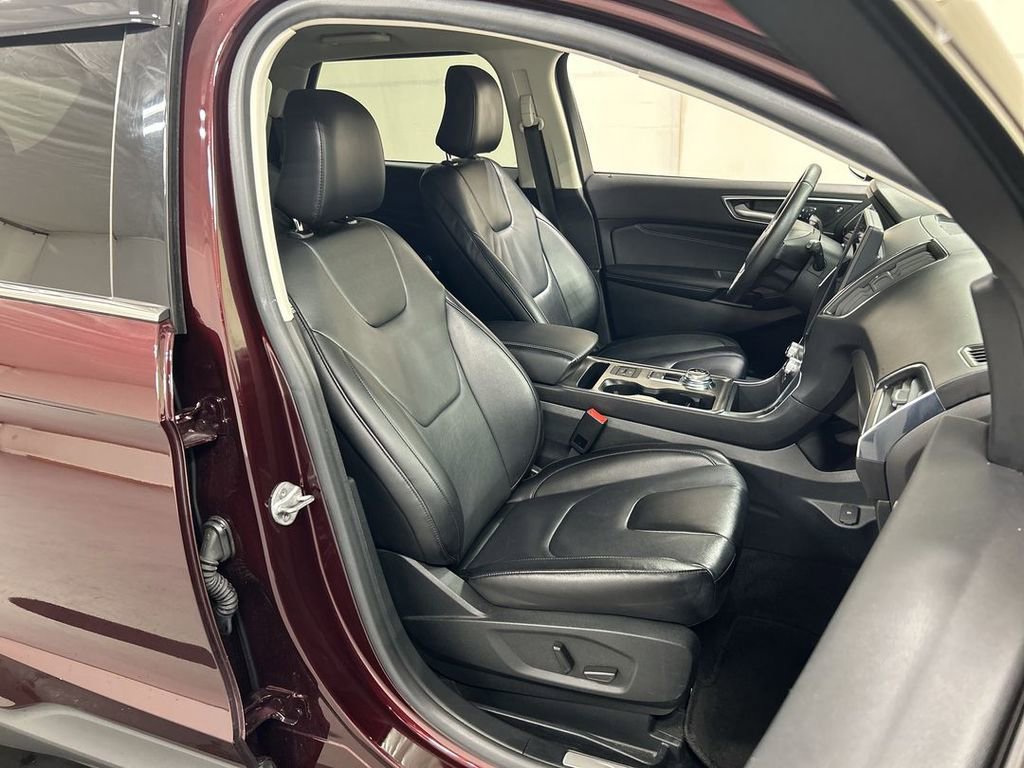 Used 2022 Ford Edge Titanium AWD/4WD image 22