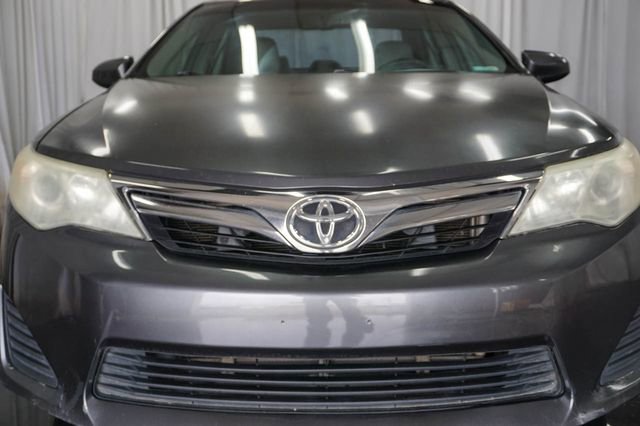 Used 2013 Toyota Camry LE image 3