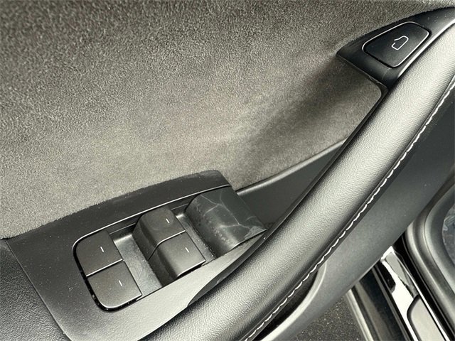 Used 2023 Tesla Model Y Long Range image 17