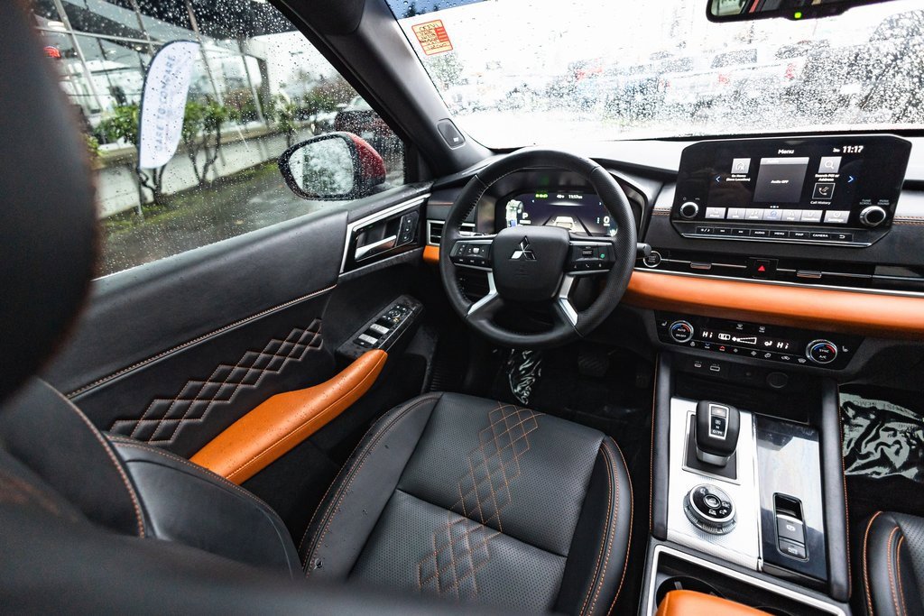 Used 2024 Mitsubishi Outlander SEL image 24