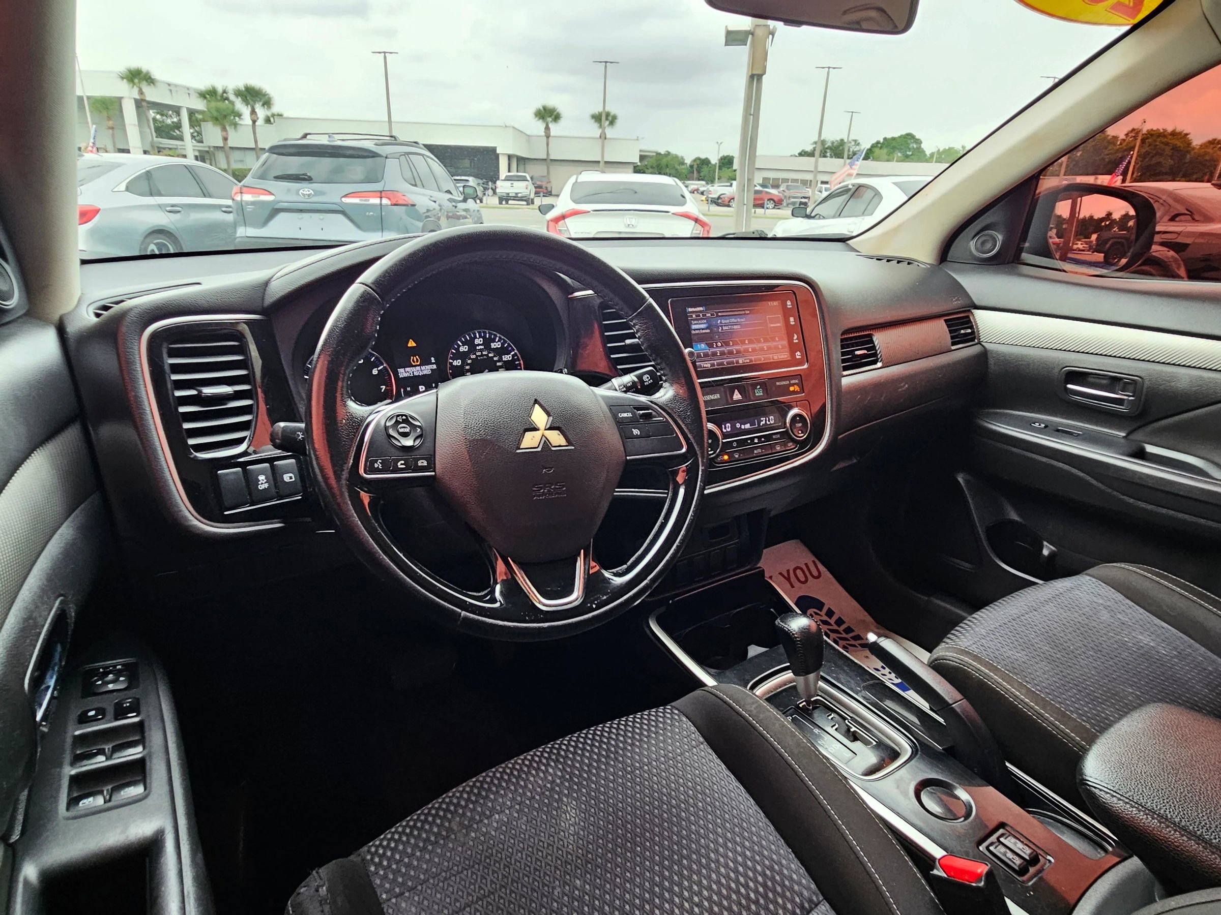 Used 2018 Mitsubishi Outlander SE FWD image 14