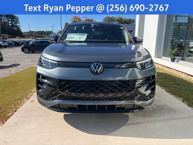 New 2026 Volkswagen Tiguan SE R-Line image 2