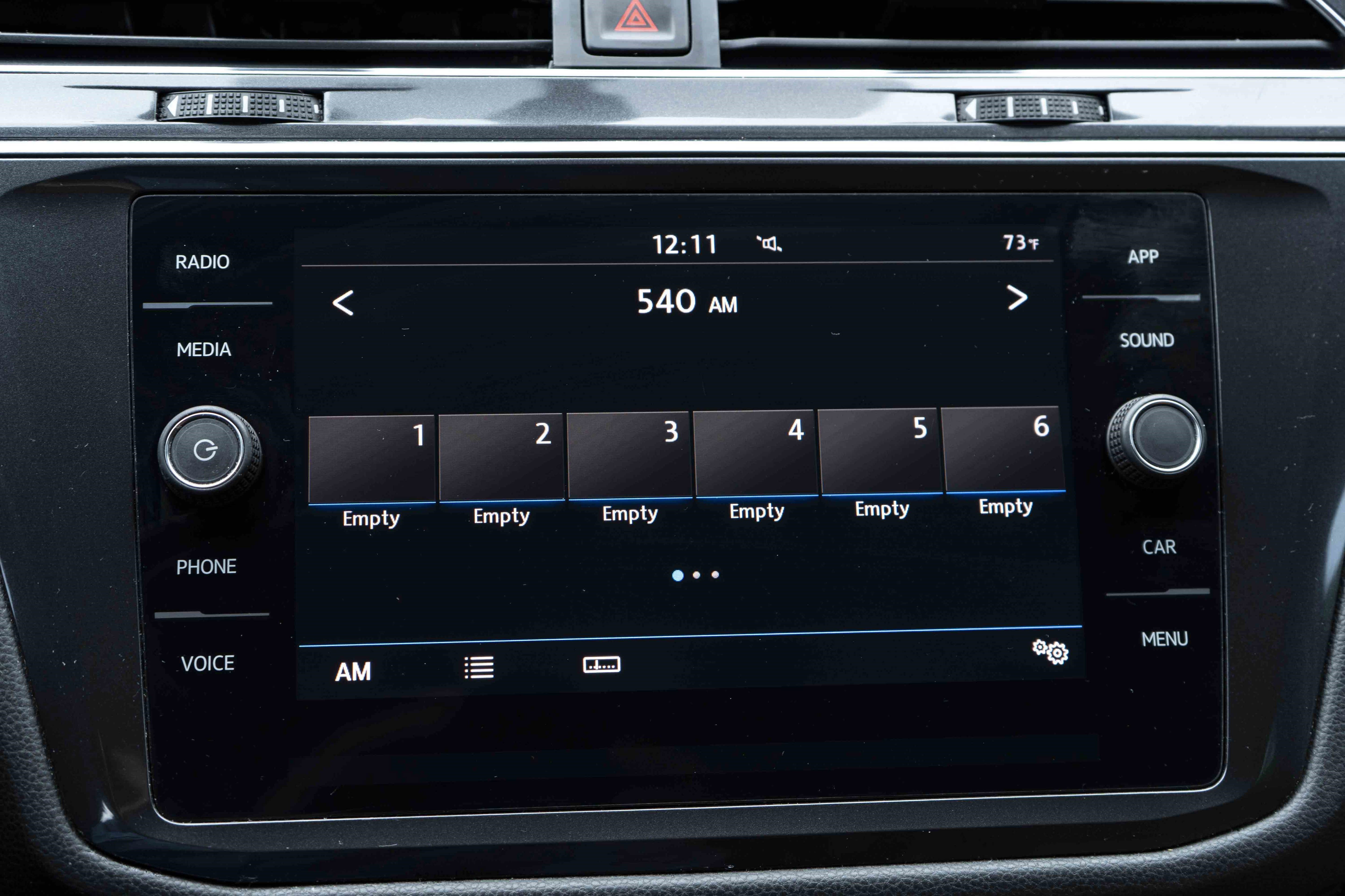 Used 2018 Volkswagen Tiguan SE image 30