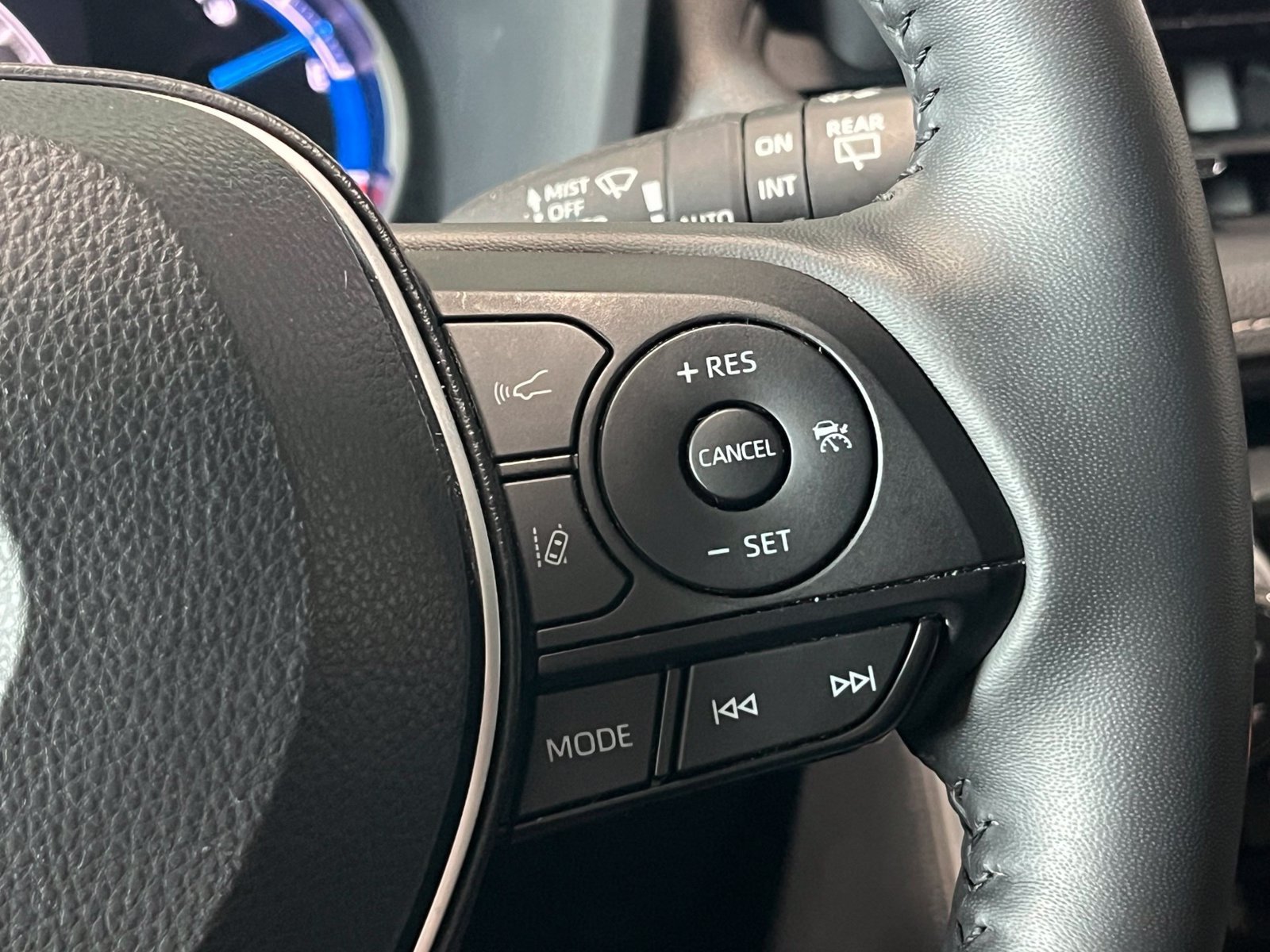 Used 2025 Toyota RAV4 XLE Premium w/ Weather Package AWD/4WD image 29