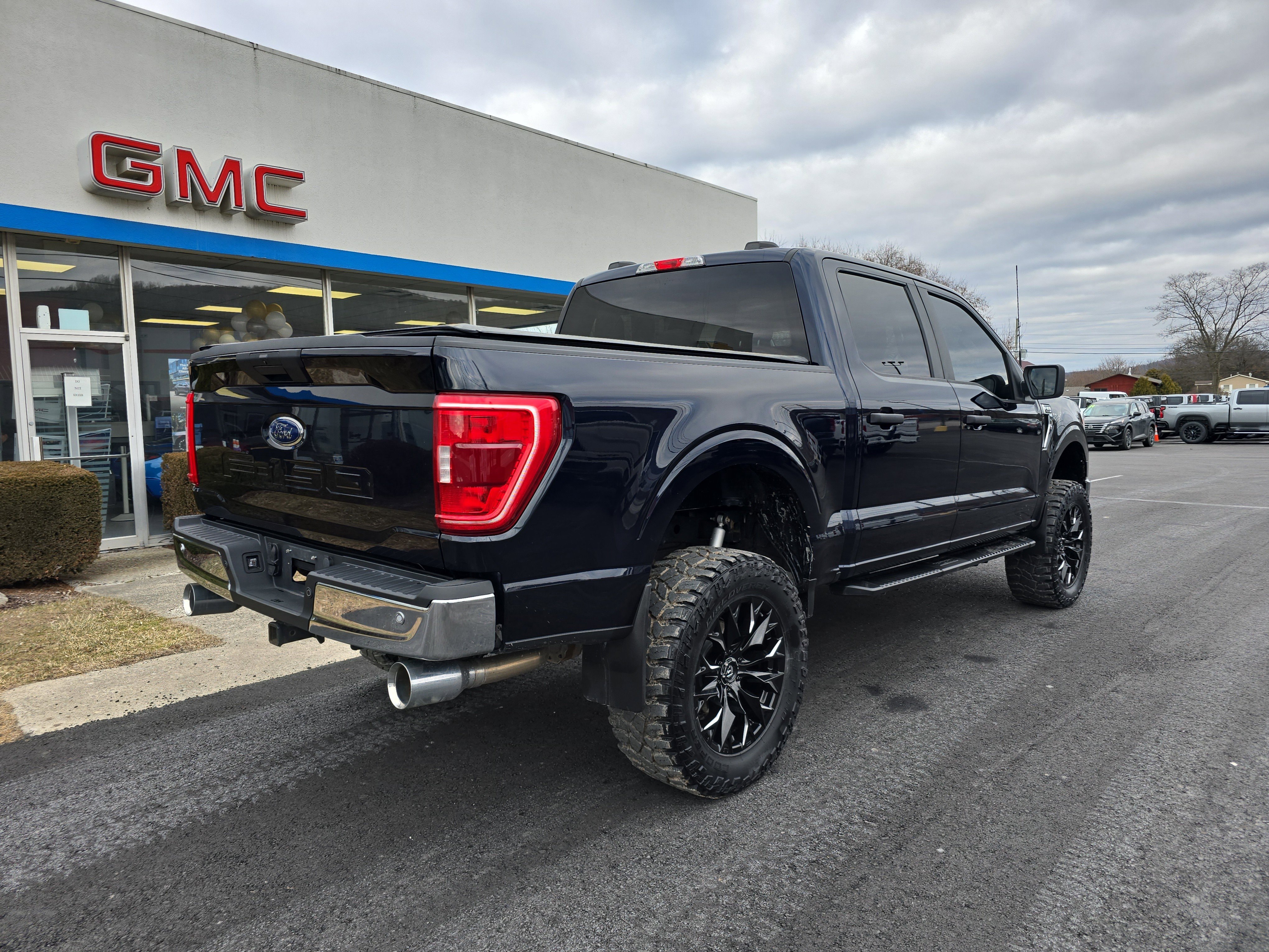 Used 2022 Ford F150 XLT image 3
