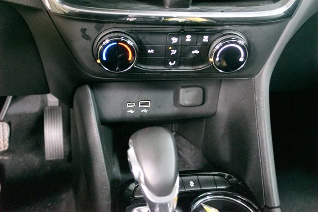 Used 2025 Buick Encore GX Preferred FWD image 19