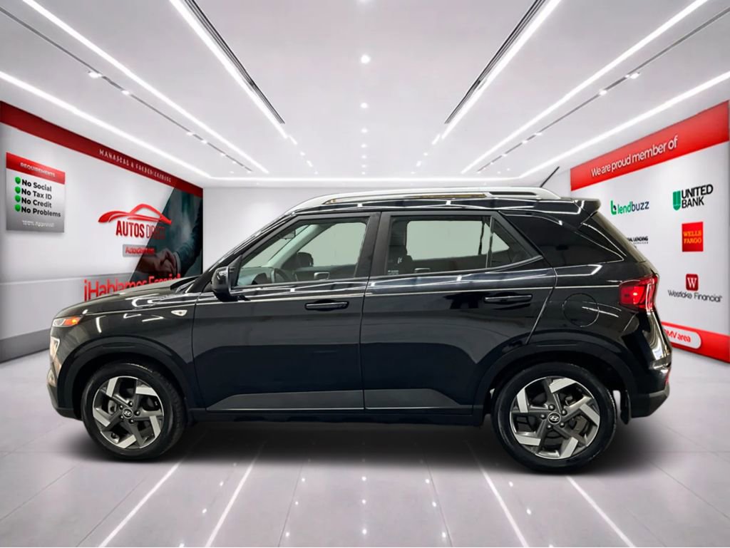 Used 2023 Hyundai Venue SEL image 5