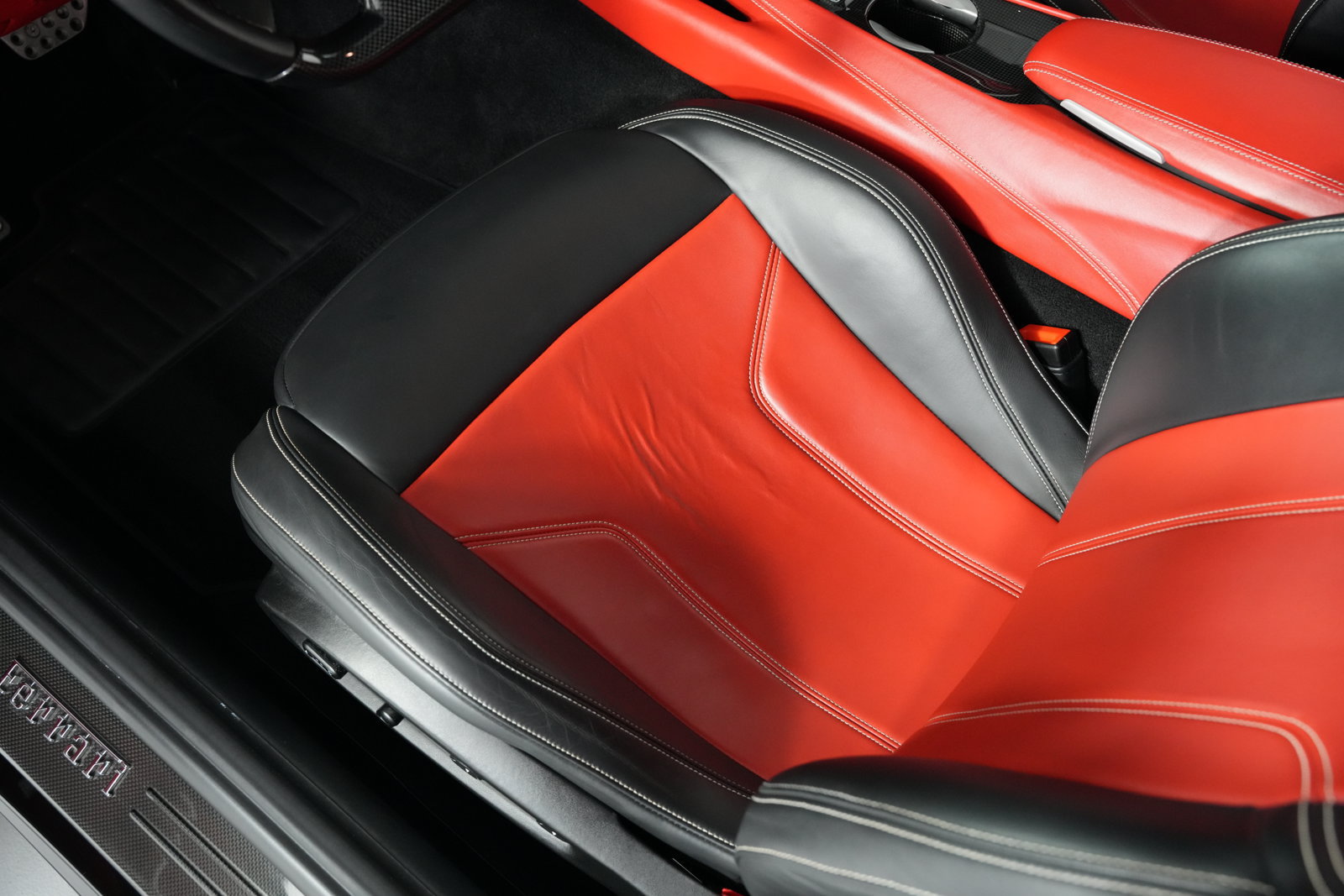 Used 2014 Ferrari F12 Berlinetta RWD image 37