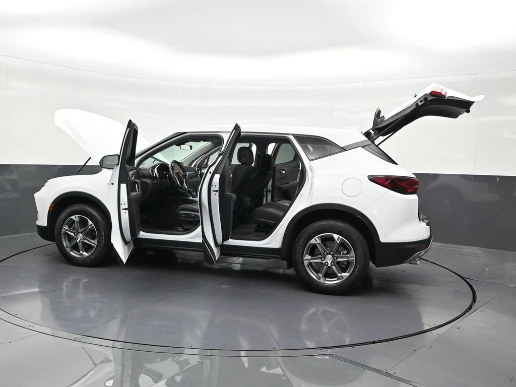 Used 2024 Chevrolet Blazer LT FWD image 35