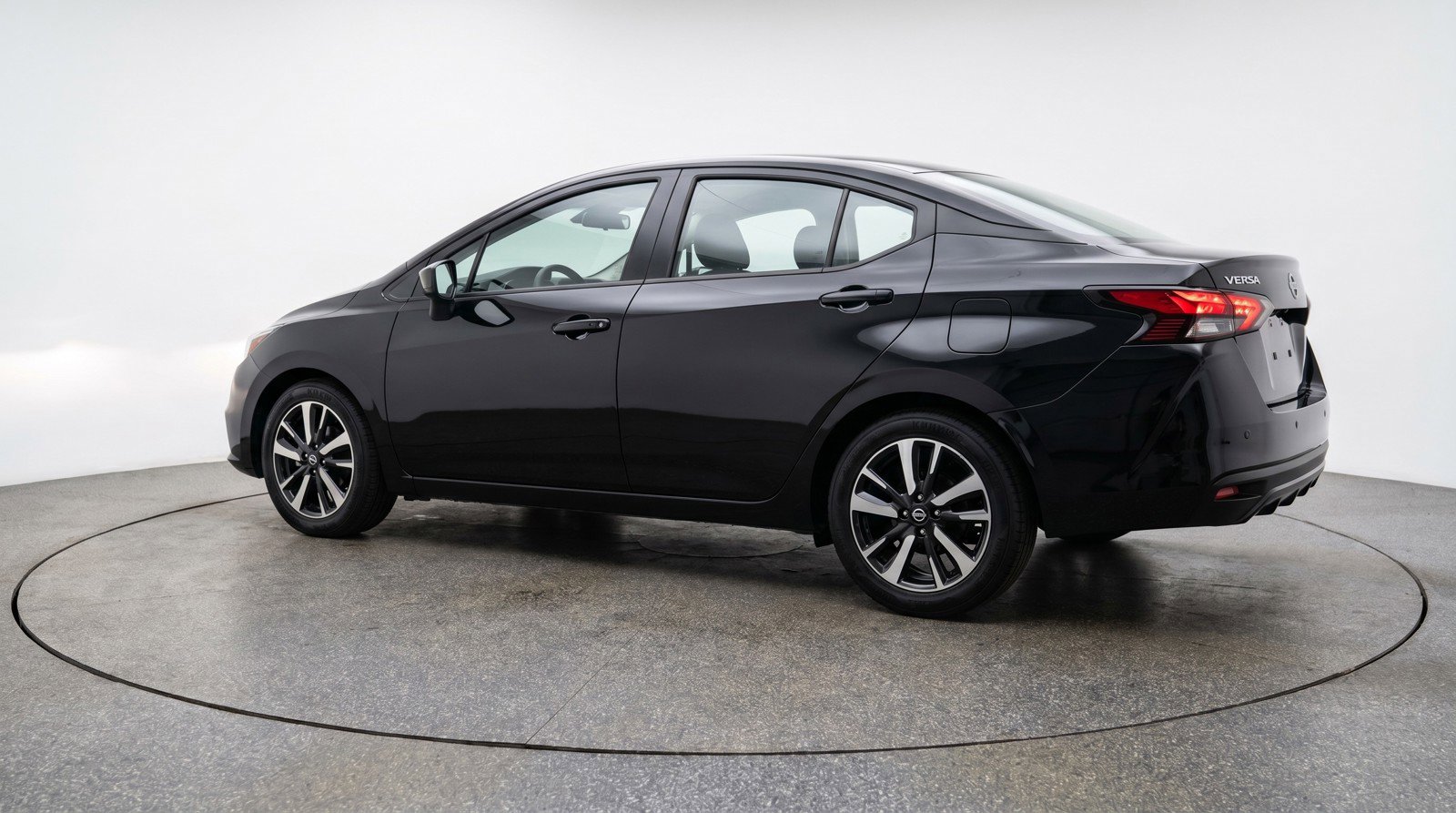 Used 2025 Nissan Versa SV image 6