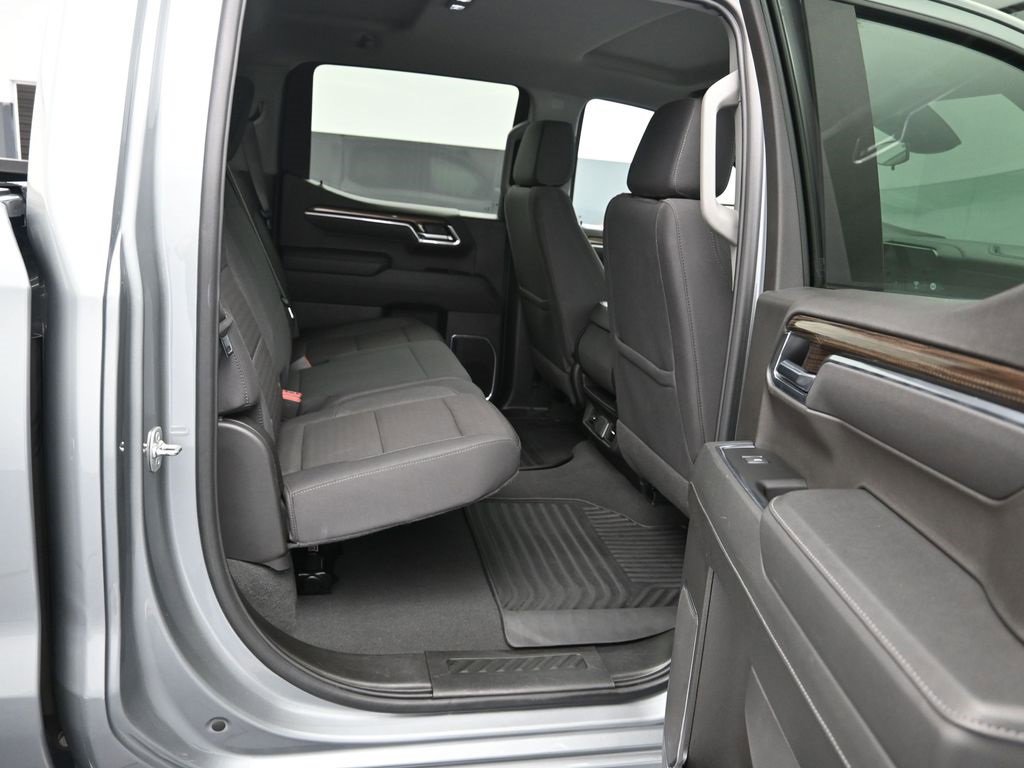 Used 2025 Chevrolet Silverado 1500 LT image 30