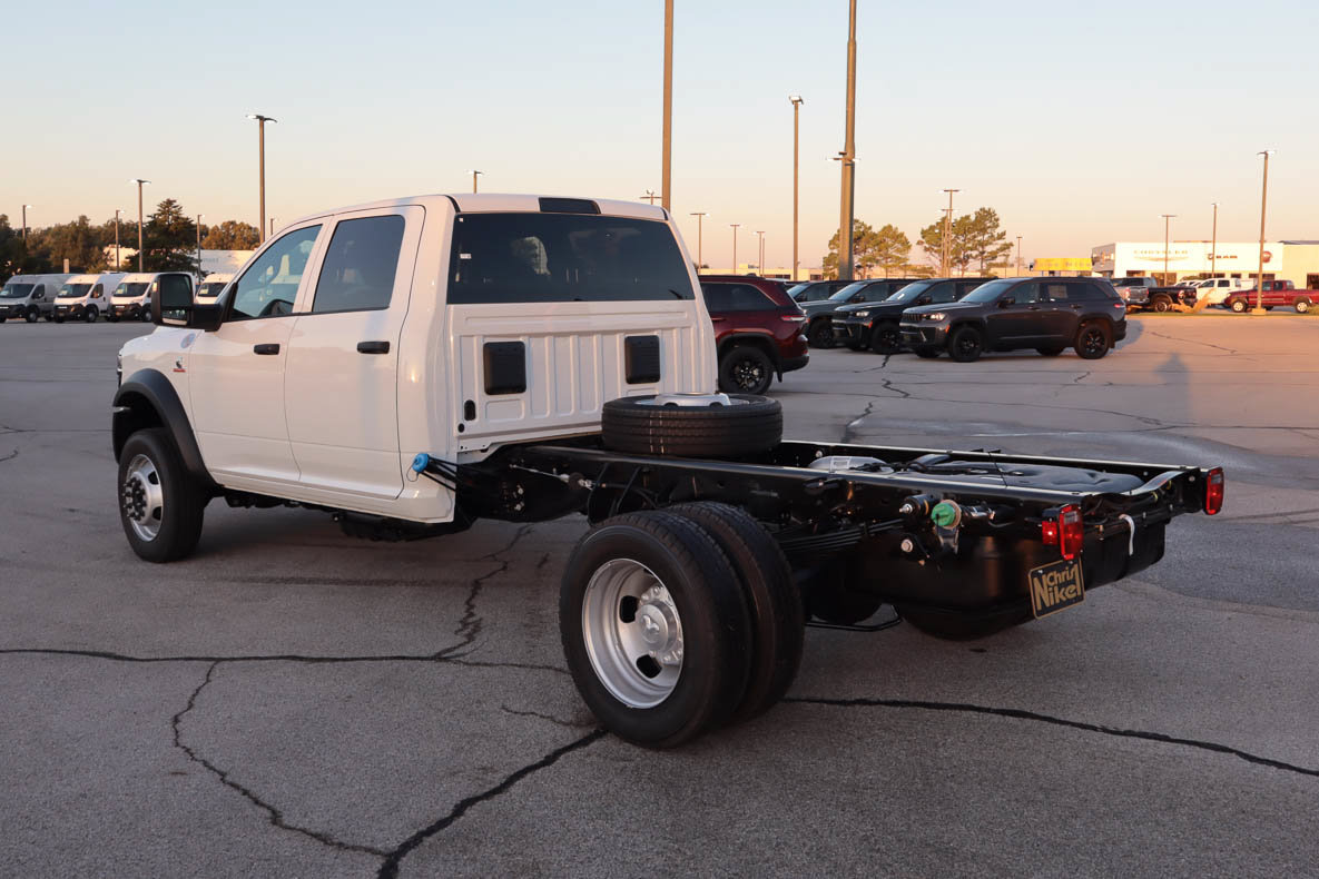 New 2027 RAM 5500 Tradesman w/ Chrome Appearance Group AWD/4WD image 6