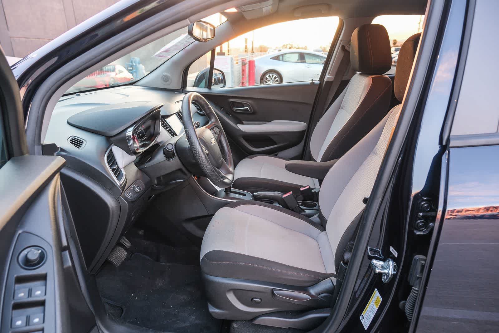 Used 2022 Chevrolet Trax LS w/ Tint and Cruise Package FWD image 19