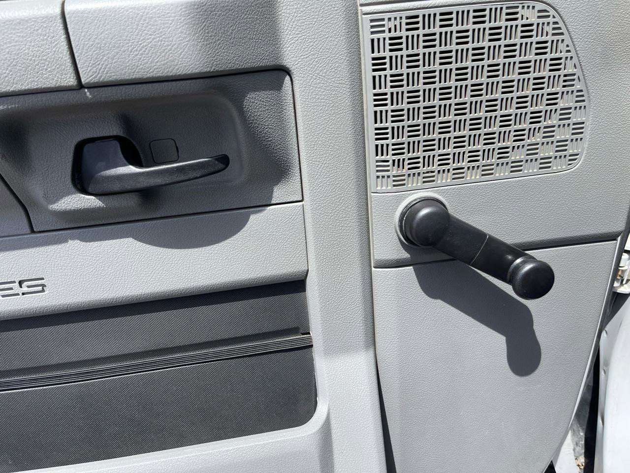 Used 2013 Ford E-350 and Econoline 350 XL image 19