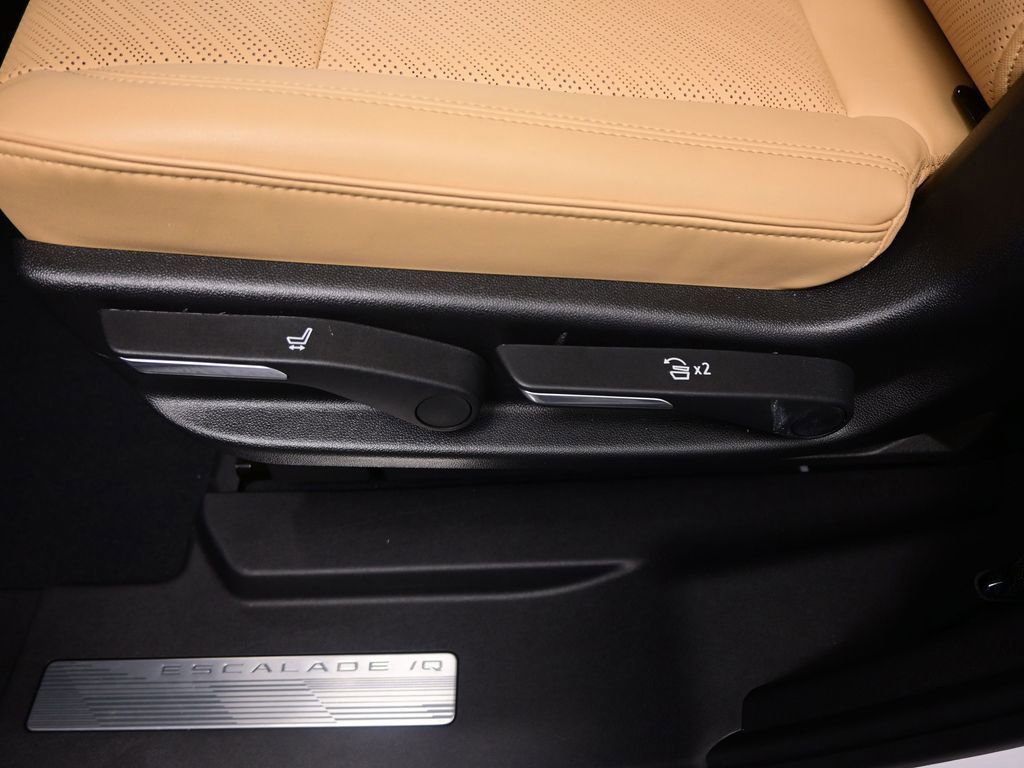 Used 2025 Cadillac Escalade IQ Sport 2 image 37