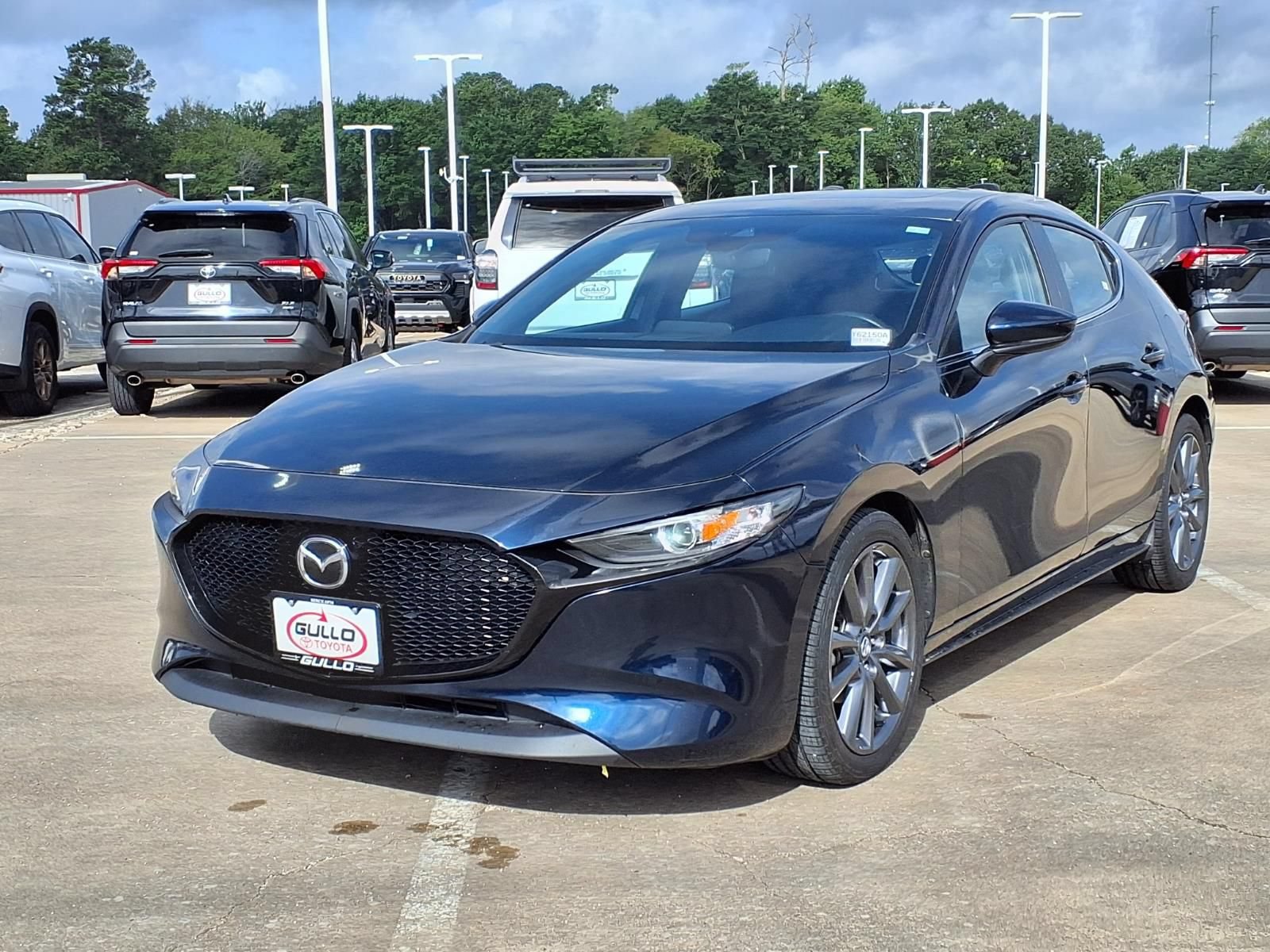 Used 2021 MAZDA MAZDA3 s FWD image 3