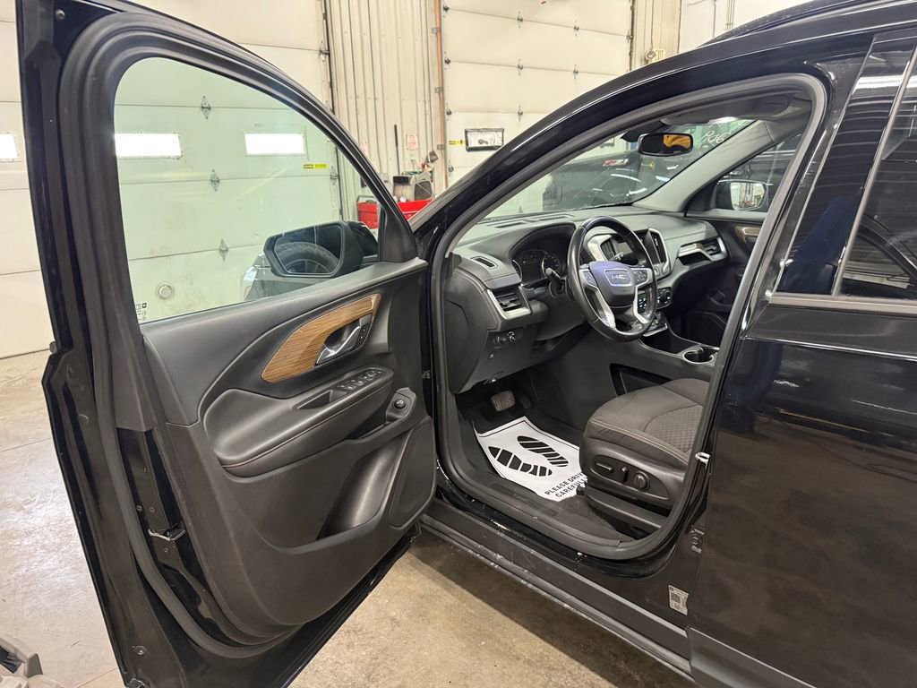 Used 2019 GMC Terrain SLE w/ Driver Convenience Package FWD image 11