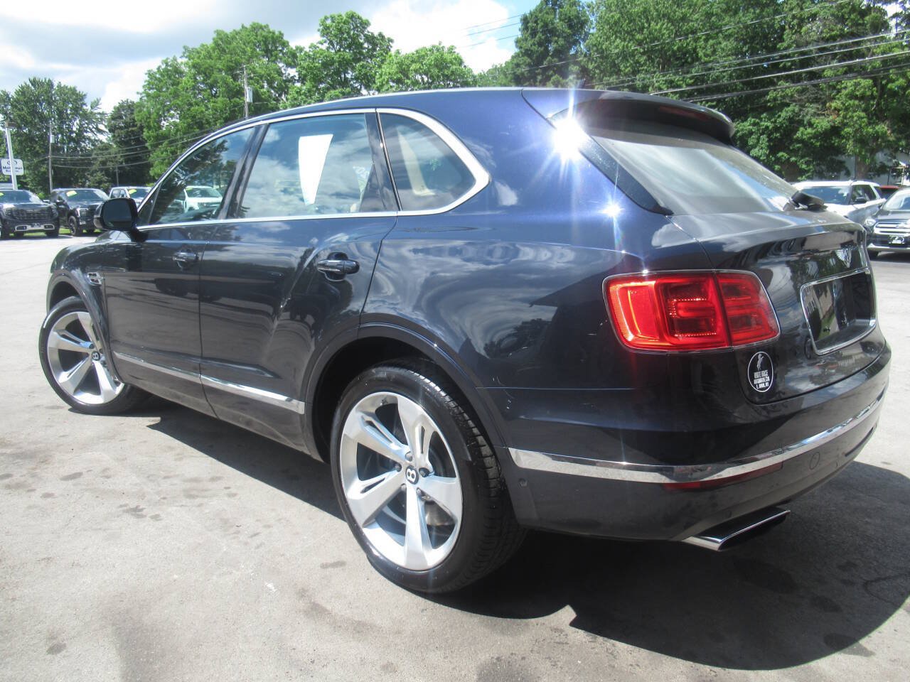 Used 2018 Bentley Bentayga AWD/4WD image 22