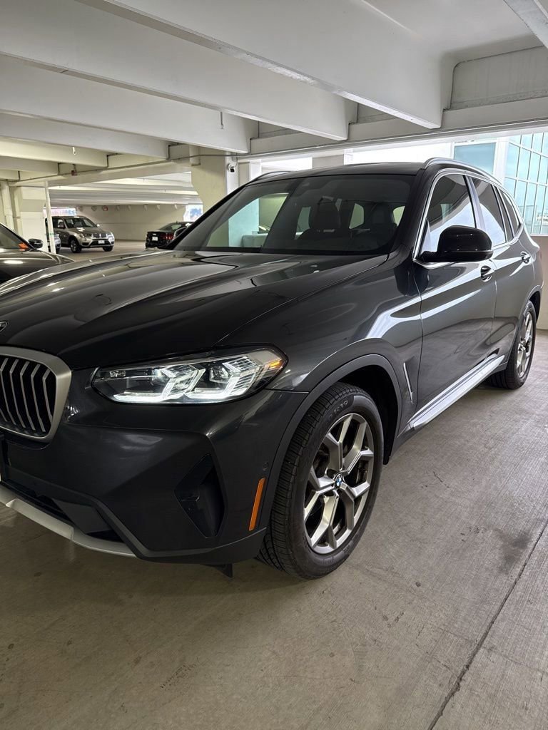 Used 2023 BMW X3 xDrive30i w/ Premium Package image 2