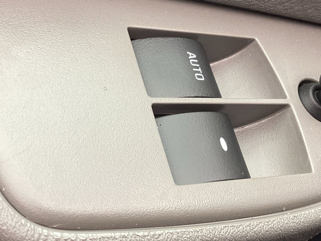 New 2025 Chevrolet Express 2500 image 32