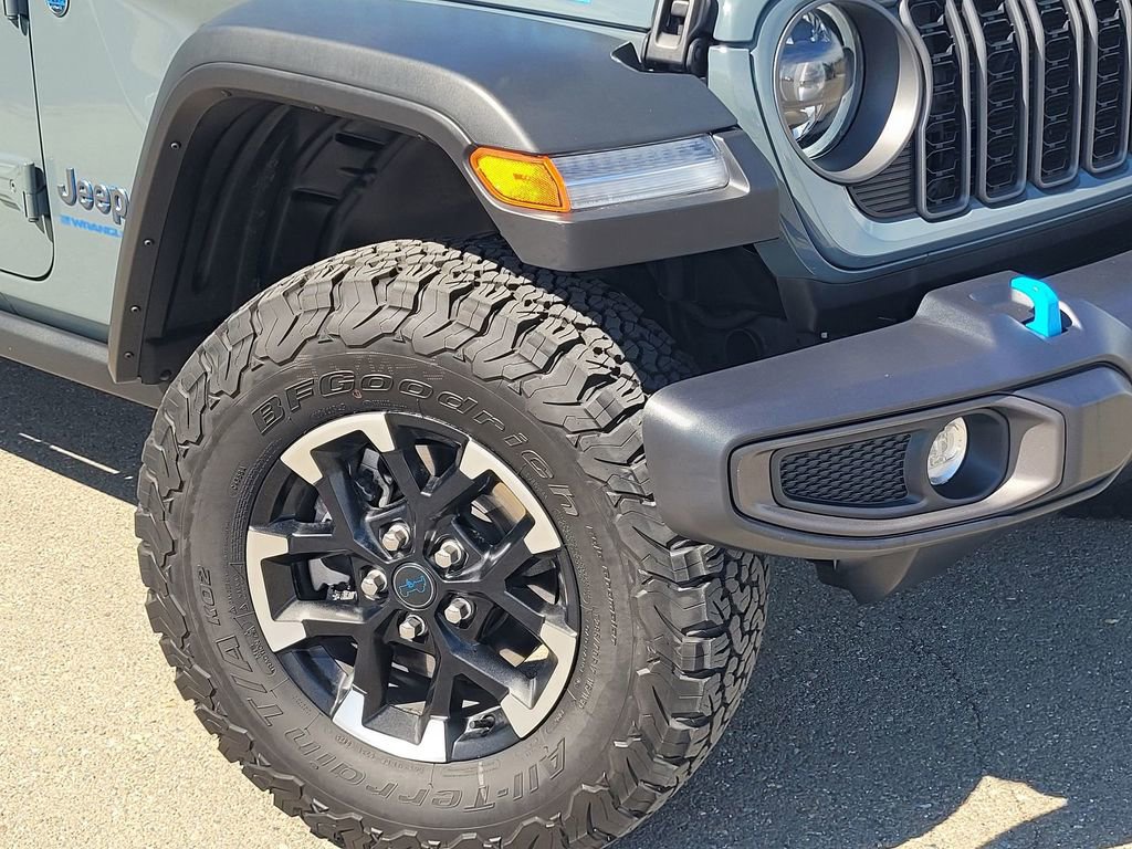 Used 2025 Jeep Wrangler Unlimited Rubicon 4xe w/ Convenience Group image 9