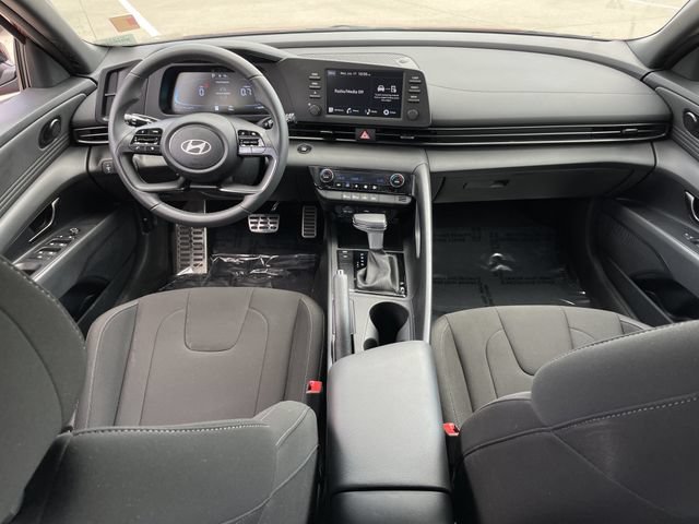 Used 2025 Hyundai Elantra Sport FWD image 9