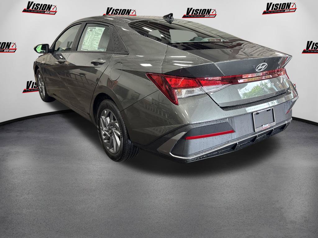 Used 2024 Hyundai Elantra SEL FWD image 8