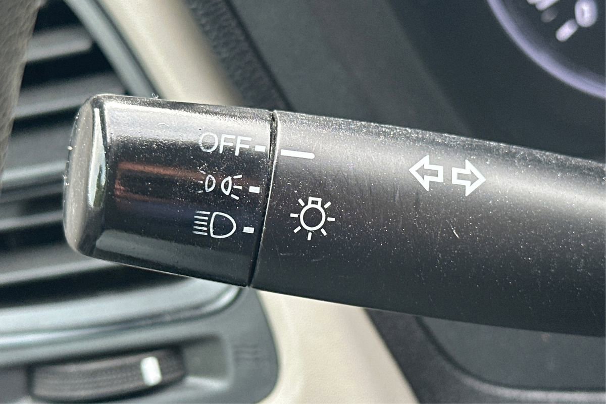 Used 2017 Honda HR-V LX image 17