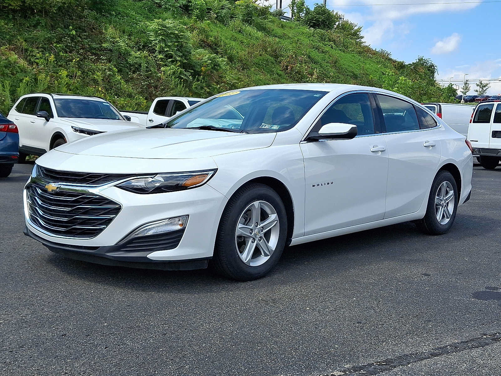 Used 2022 Chevrolet Malibu LS w/ Driver Confidence Package II FWD image 4