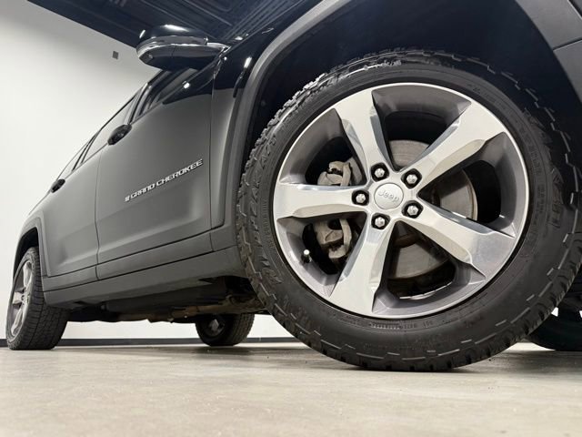 Used 2021 Jeep Grand Cherokee L Limited w/ Luxury Tech Group II image 3