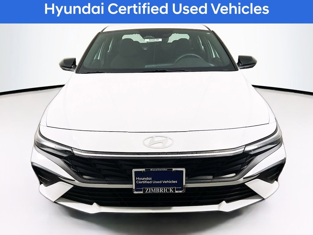 Certified 2025 Hyundai Elantra SEL image 2