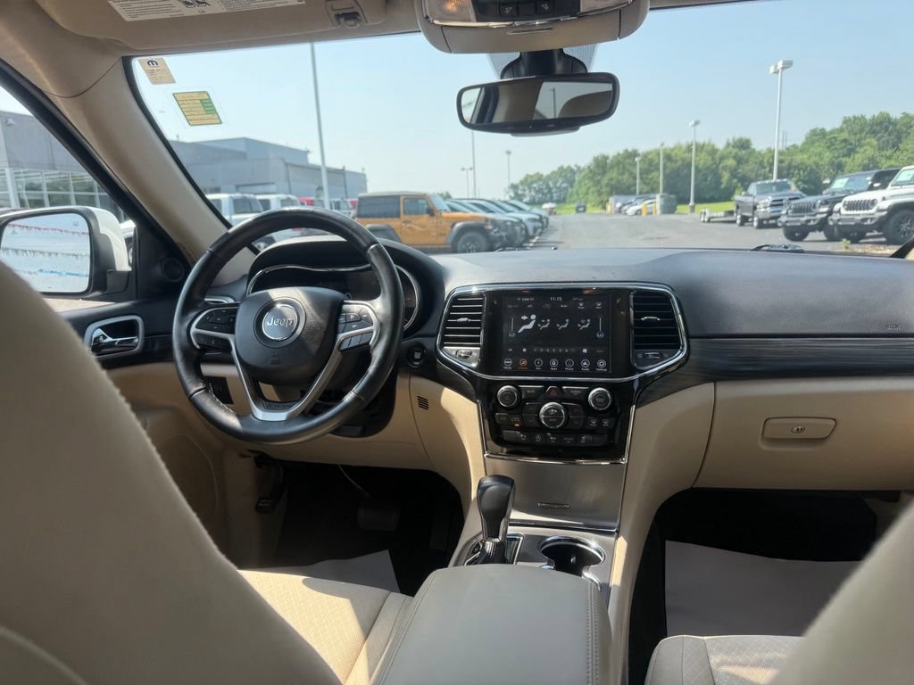 Certified 2022 Jeep Grand Cherokee Laredo E AWD/4WD image 48