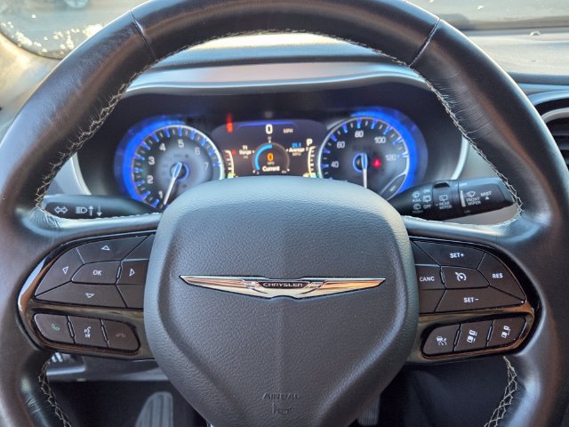 Used 2021 Chrysler Pacifica Touring w/ S Appearance Package FWD image 26