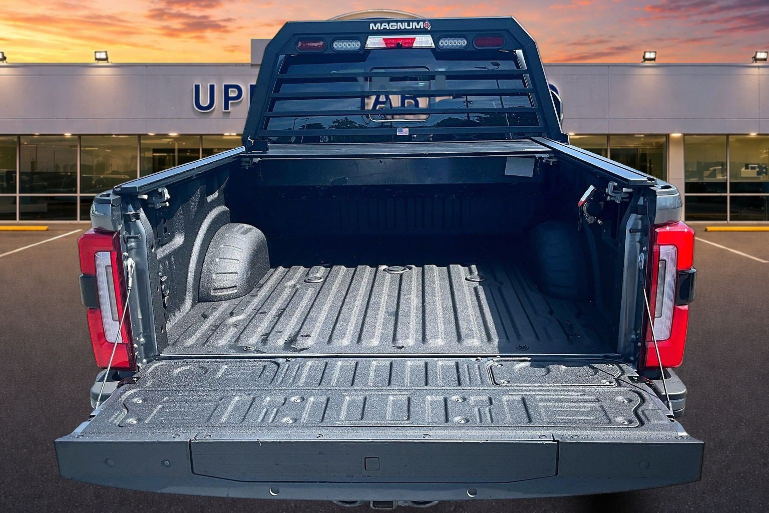 Used 2024 Ford F350 Platinum w/ Tremor Off-Road Package AWD/4WD image 16