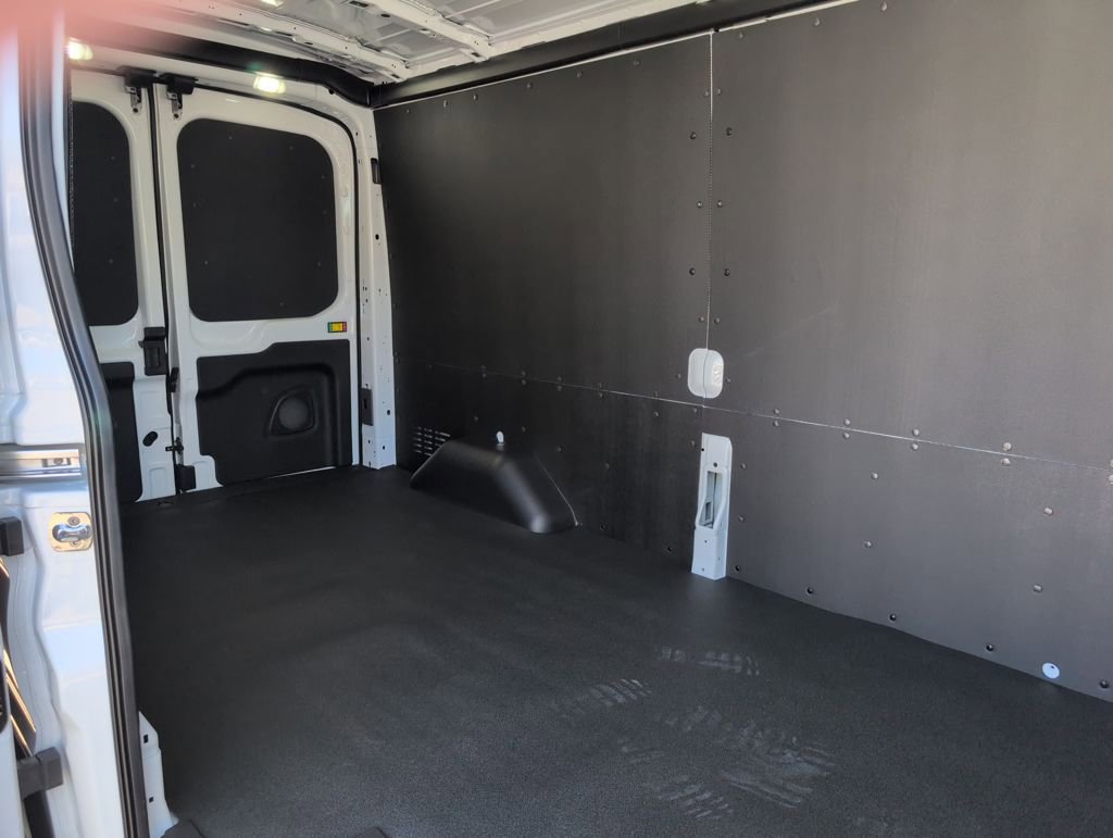 New 2026 Ford Transit 250 148 Medium Roof w/ Load Area Protection Package RWD image 13