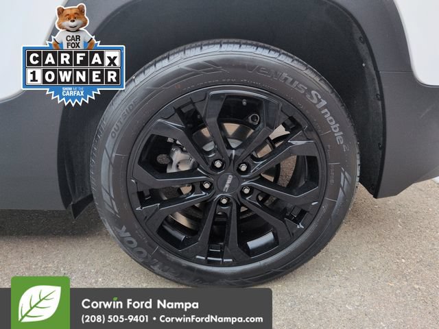 Used 2020 GMC Terrain SLT w/ Preferred Package AWD/4WD image 32