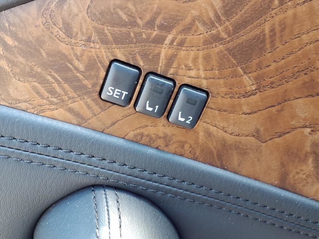 Used 2024 Nissan Armada SL w/ Captain's Chairs Package image 12